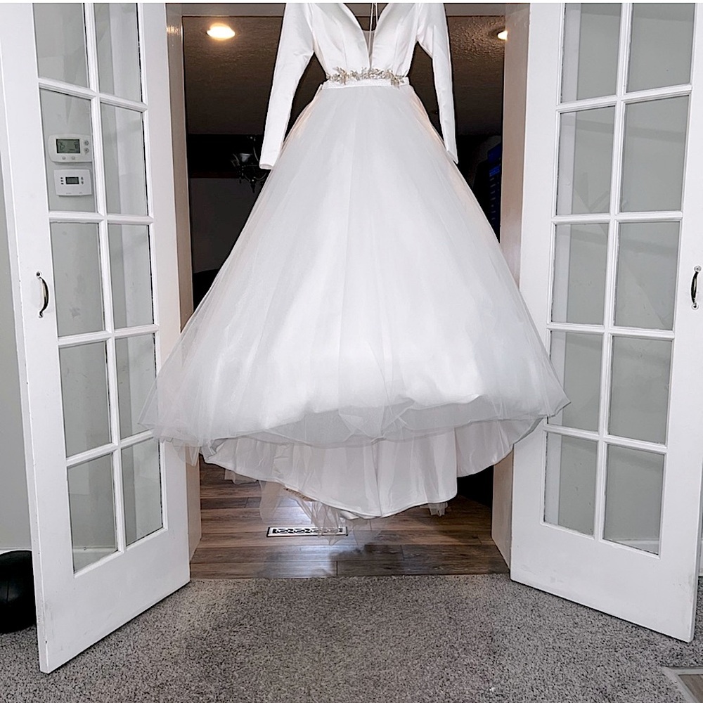 Gown - Picture 9 of 11